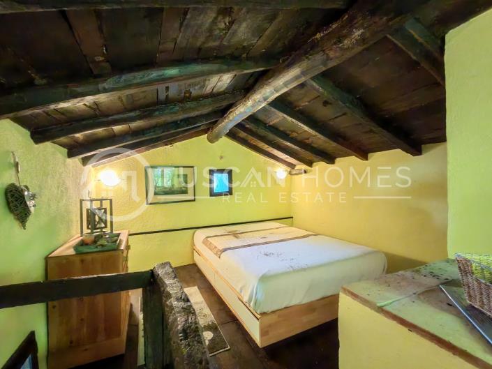 Image No.11-3 Bed Farmhouse for sale