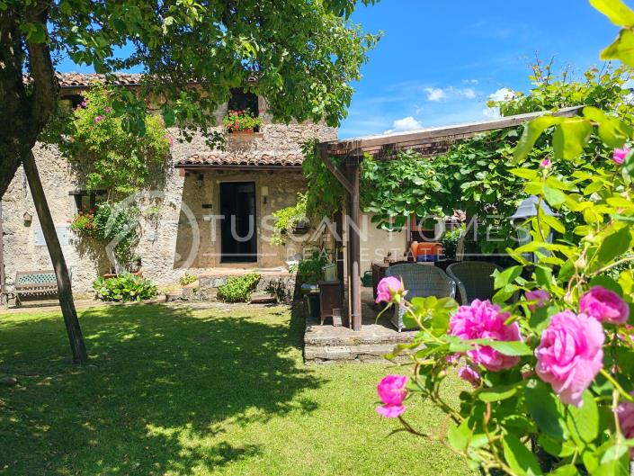 Image No.17-3 Bed Farmhouse for sale