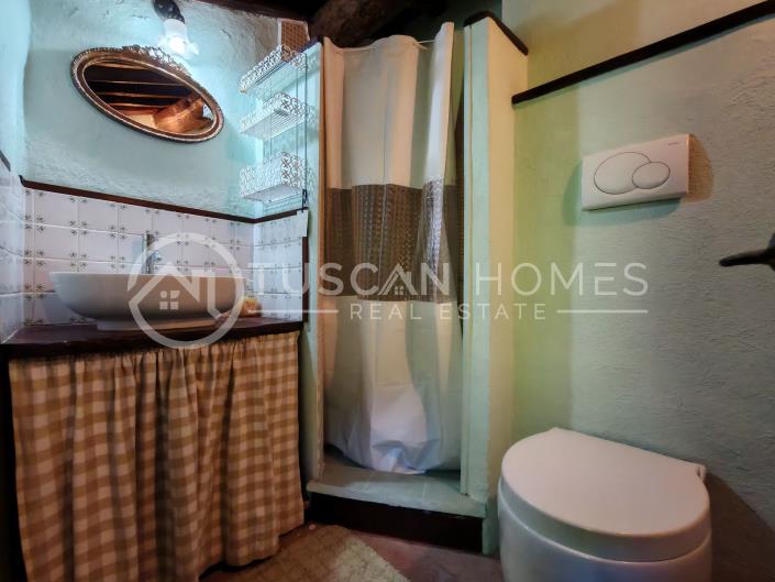 Image No.18-3 Bed Farmhouse for sale