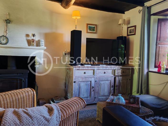 Image No.20-3 Bed Farmhouse for sale