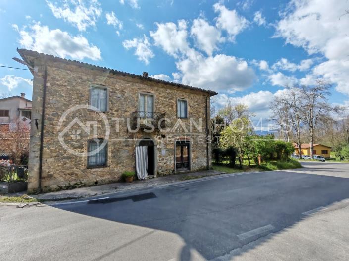 Image No.1-4 Bed Farmhouse for sale