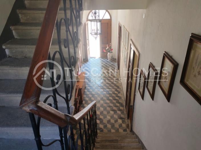 Image No.14-4 Bed Farmhouse for sale