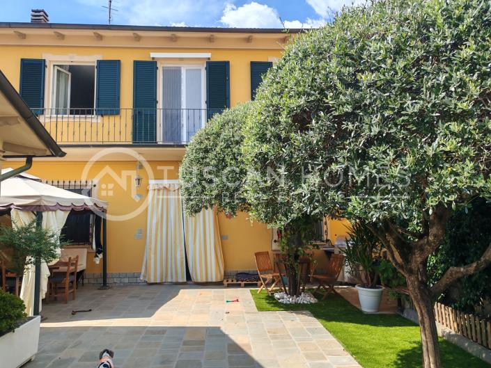 Image No.1-5 Bed House/Villa for sale