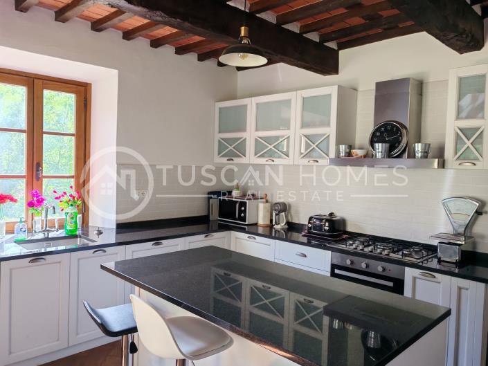 Image No.6-6 Bed Farmhouse for sale