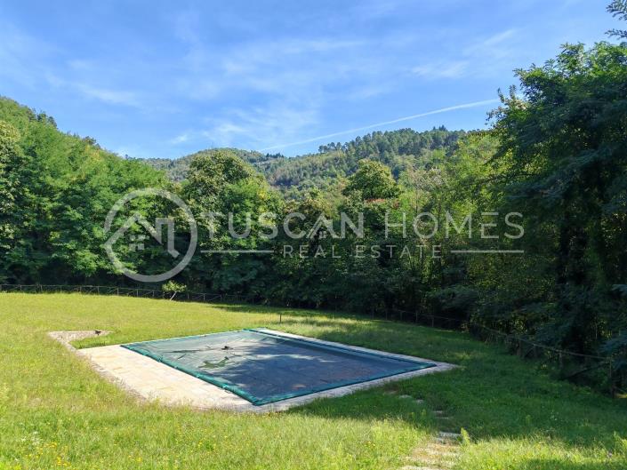 Image No.12-6 Bed Farmhouse for sale