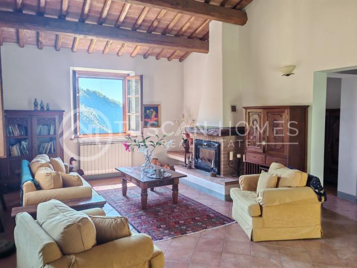 Image No.2-4 Bed Farmhouse for sale