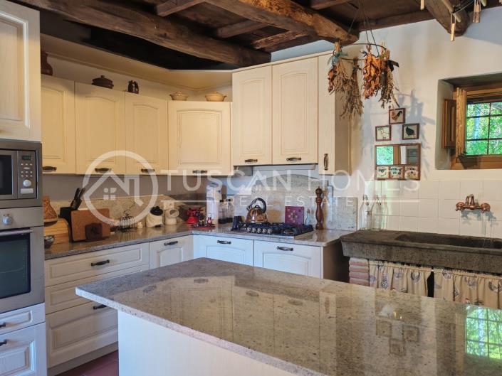 Image No.6-4 Bed Farmhouse for sale