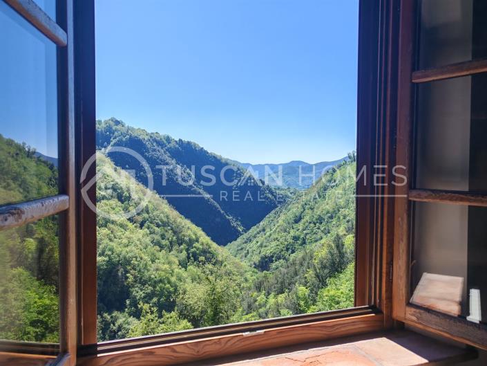 Image No.14-4 Bed Farmhouse for sale