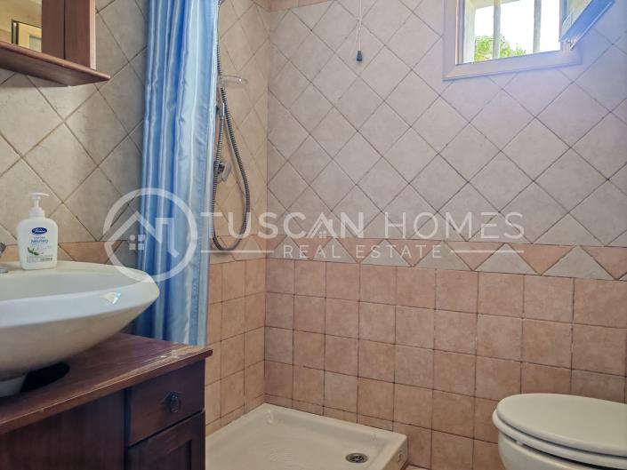 Image No.8-6 Bed Farmhouse for sale