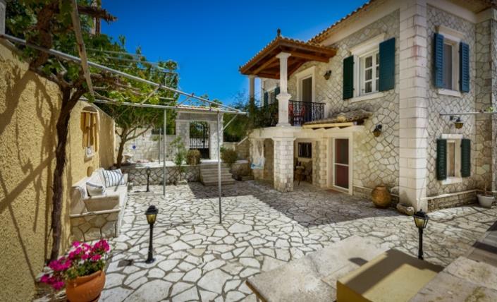 Image No.6-2 Bed Country House for sale