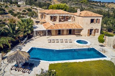 6 Bed House/Villa for sale