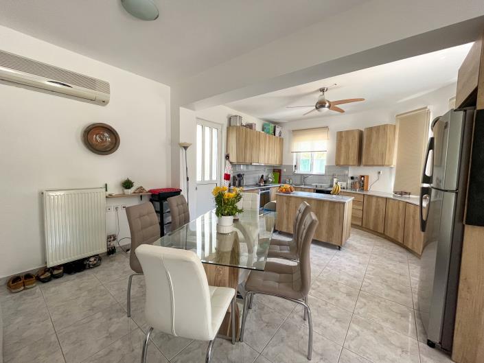 Image No.25-3 Bed House for sale