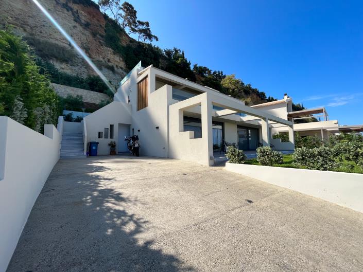 Image No.8-4 Bed Villa for sale