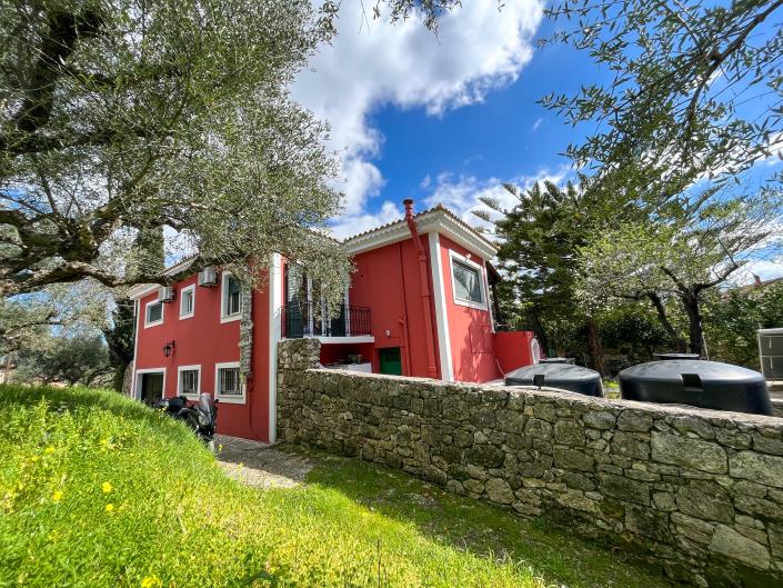 Image No.4-2 Bed Country House for sale