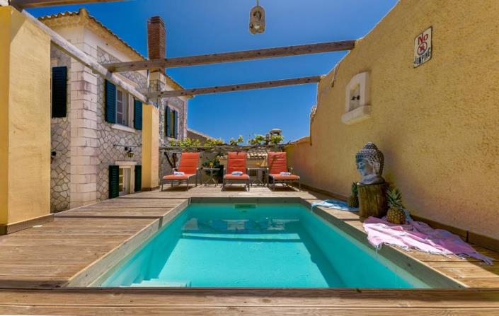Image No.11-8 Bed Villa for sale