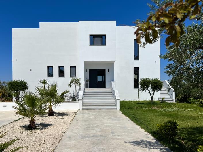 Image No.13-5 Bed Villa / Detached for sale