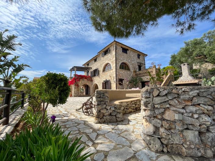 Image No.24-4 Bed Villa for sale