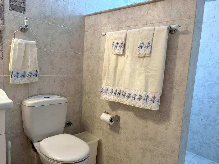 Image No.42-5 Bed Villa for sale