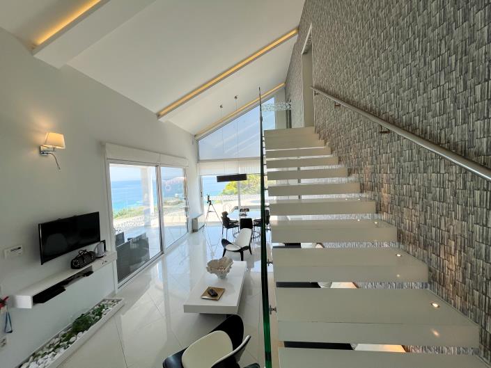 Image No.10-3 Bed Villa for sale