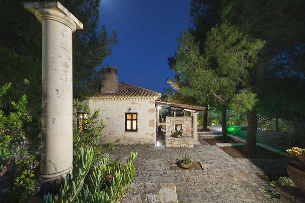 Image No.13-4 Bed Villa / Detached for sale