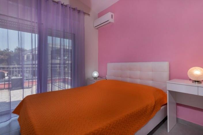 Image No.41-3 Bed Villa / Detached for sale