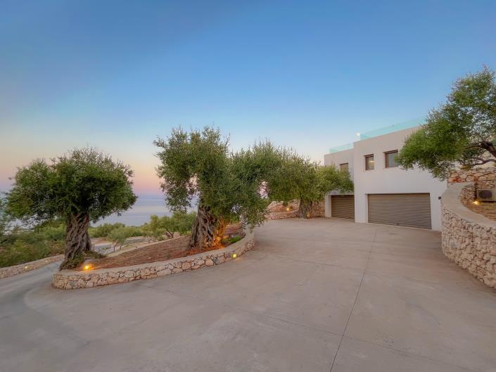 Image No.15-4 Bed Villa / Detached for sale