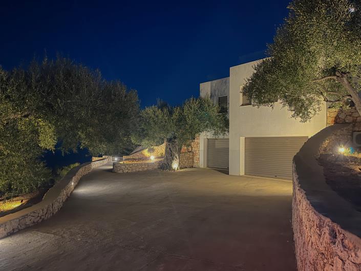 Image No.28-4 Bed Villa / Detached for sale