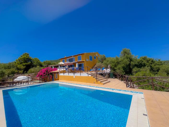 Image No.3-Villa / Détaché de 8 chambres à vendre à Zante