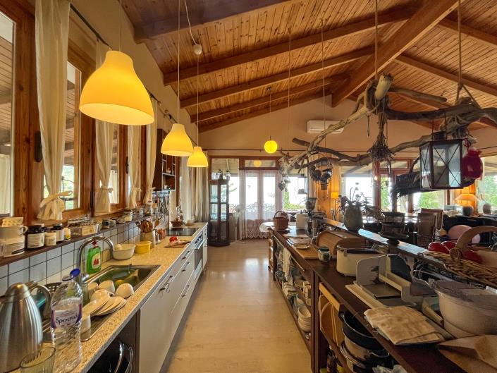 Image No.37-6 Bed Villa / Detached for sale