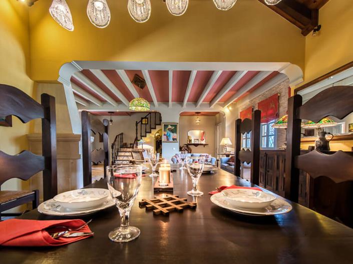 Image No.9-8 Bed Villa / Detached for sale