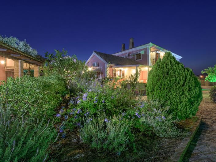 Image No.21-8 Bed Villa / Detached for sale