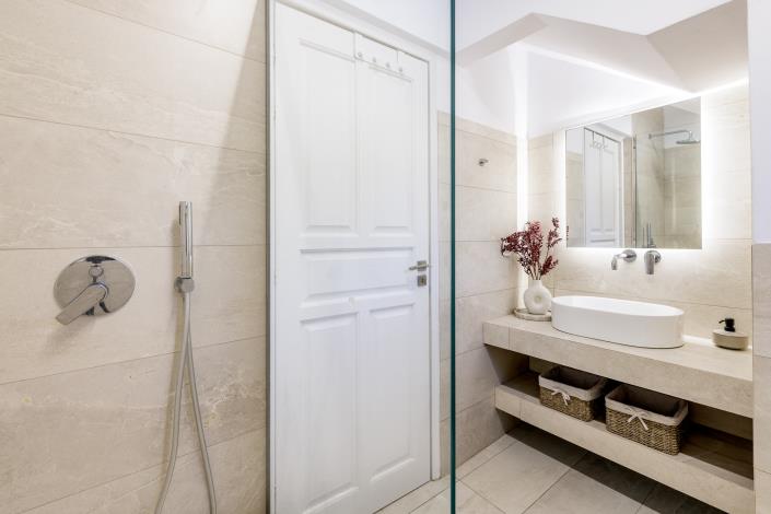 Image No.57-5 Bed Villa for sale