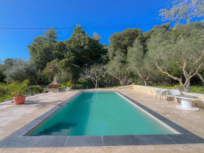 Image No.6-2 Bed Villa / Detached for sale