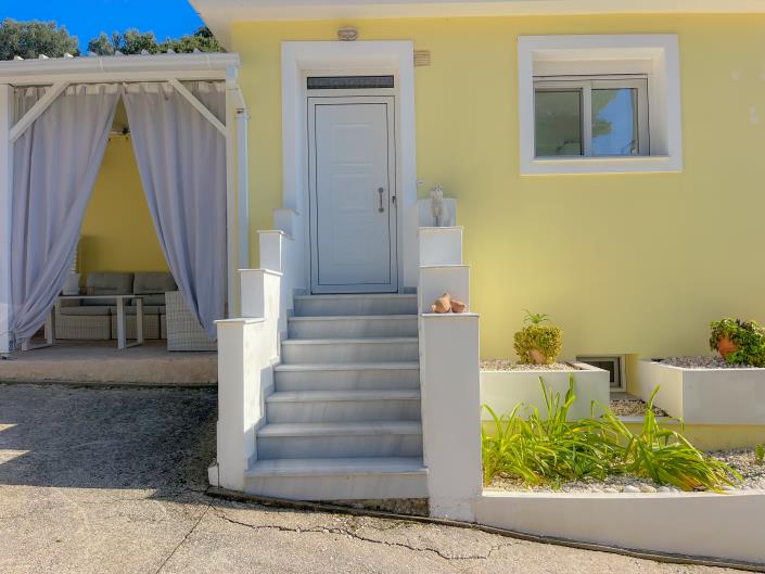 Image No.12-2 Bed Villa / Detached for sale