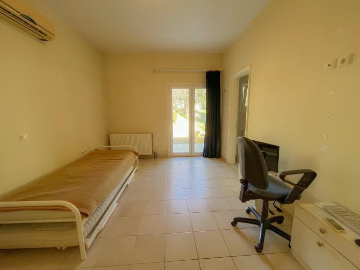 Image No.9-2 Bed House for sale