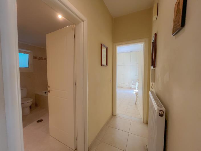 Image No.12-2 Bed House for sale