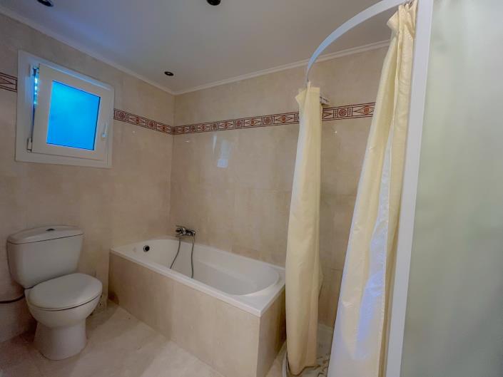 Image No.14-2 Bed House for sale