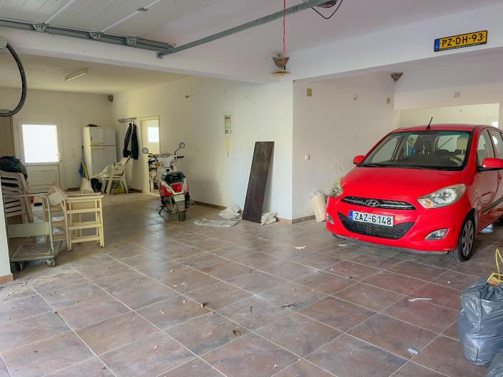 Image No.24-2 Bed House for sale