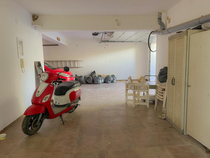 Image No.27-2 Bed House for sale