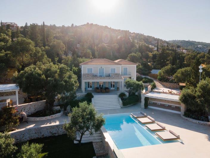 Image No.2-6 Bed Villa for sale