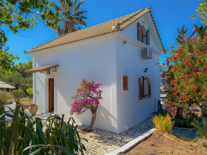 Image No.2-2 Bed Villa for sale