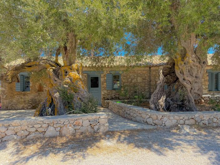 Image No.1-4 Bed Villa for sale