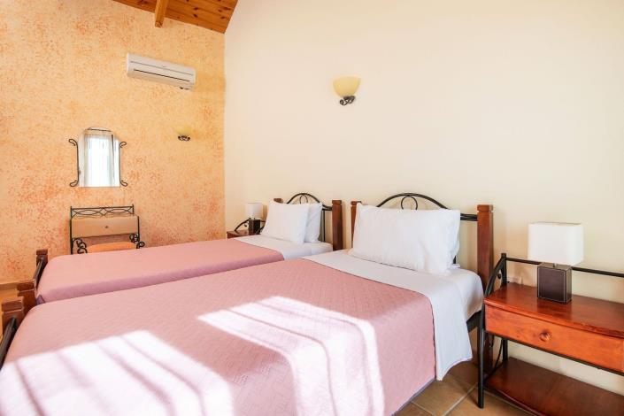 Image No.30-Villa de 8 chambres à vendre à Zante