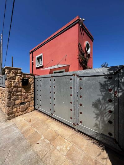 Image No.2-2 Bed House/Villa for sale