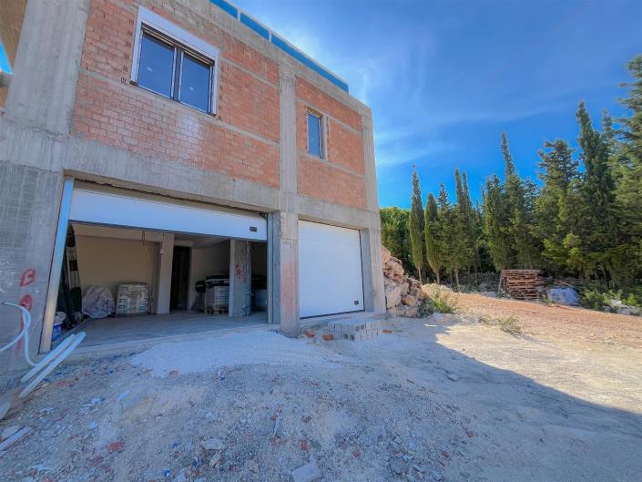 Image No.18-4 Bed Property for sale