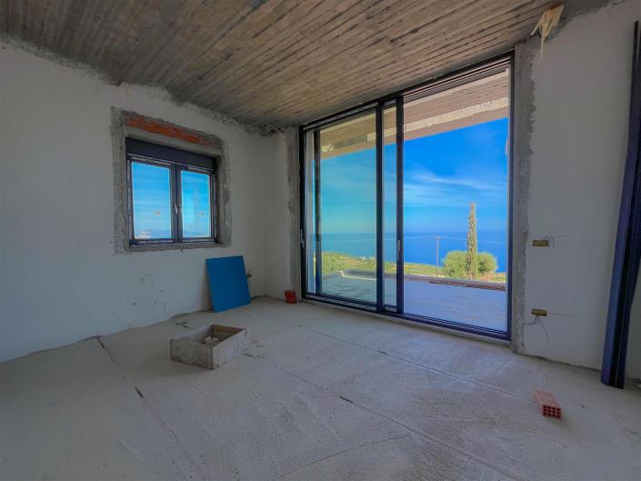Image No.30-4 Bed Property for sale