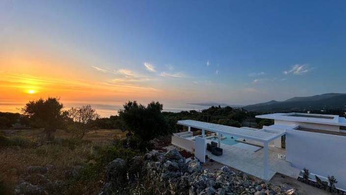Image No.56-5 Bed Villa for sale