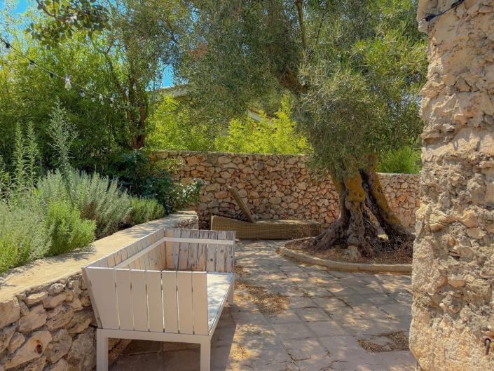 Image No.6-6 Bed Cottage for sale