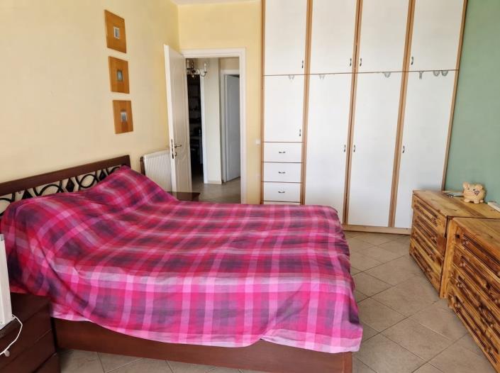 Image No.8-3 Bed House for sale