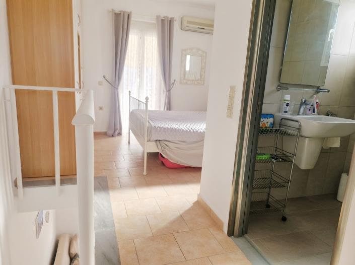 Image No.10-1 Bed House for sale